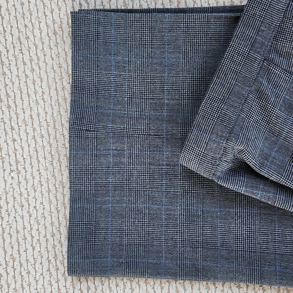 Haggar, Womens Dress Pants, Size 6 Average - Picture 3 of 8